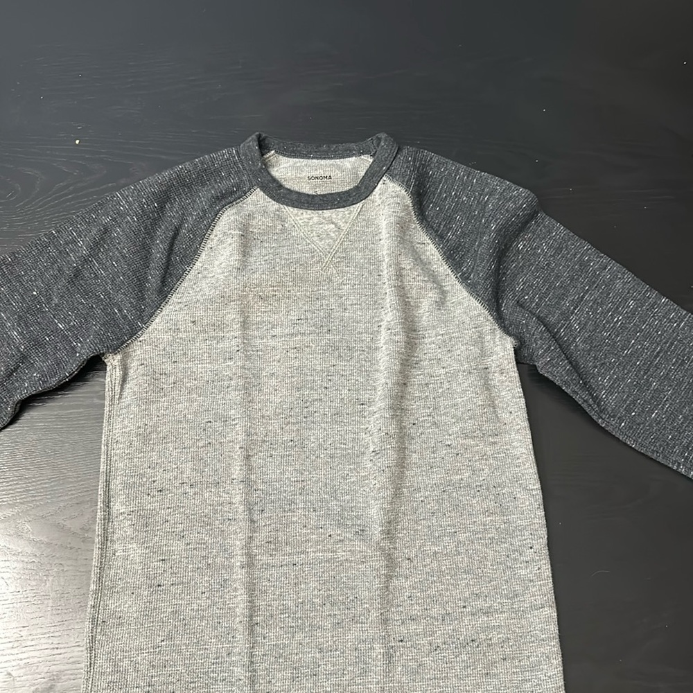 3 thermal shirt. Salmon is large other 2 is small